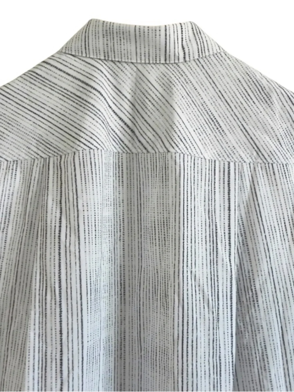 ATHLETA Urbanite II White & Grey Button Down Tank Top Striped Collared Hi-Low, M - Picture 6 of 9